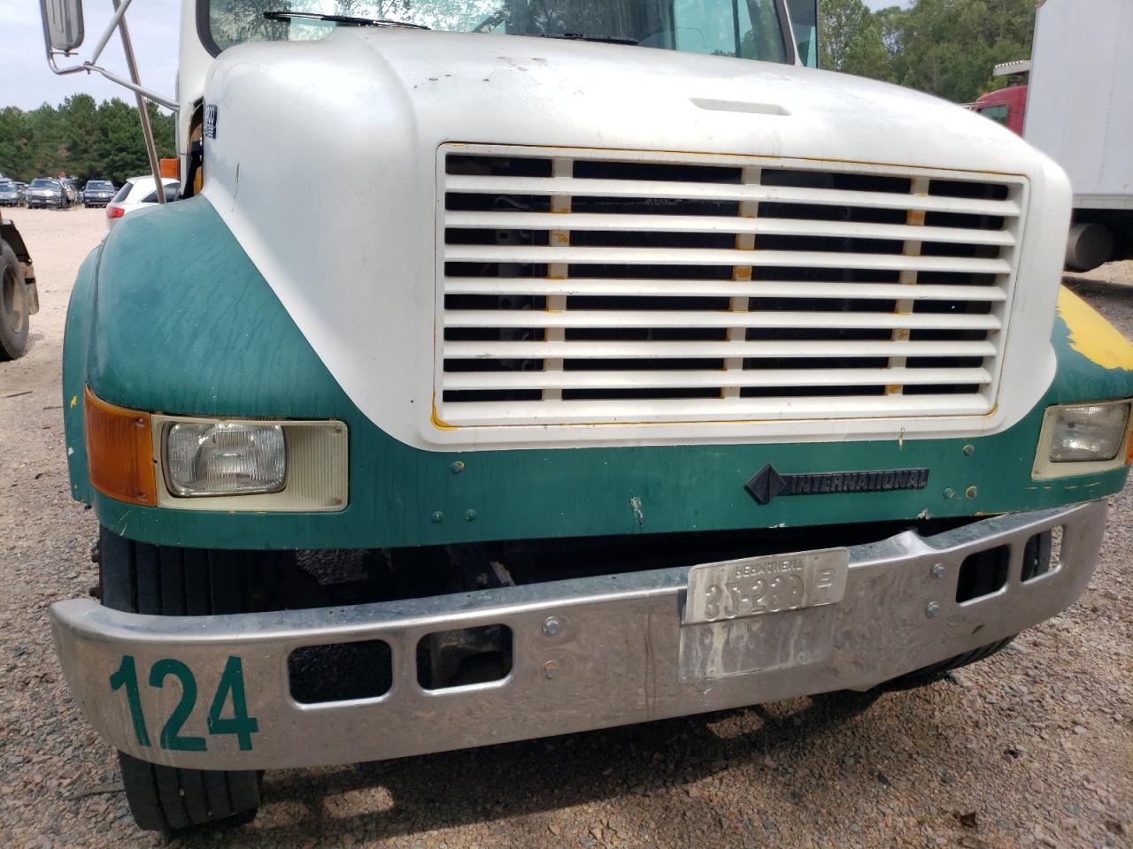 2001 International 4900 Roll-Off Container Truck VIN: 1HTSDAAN31H325809 Lot: 82050485