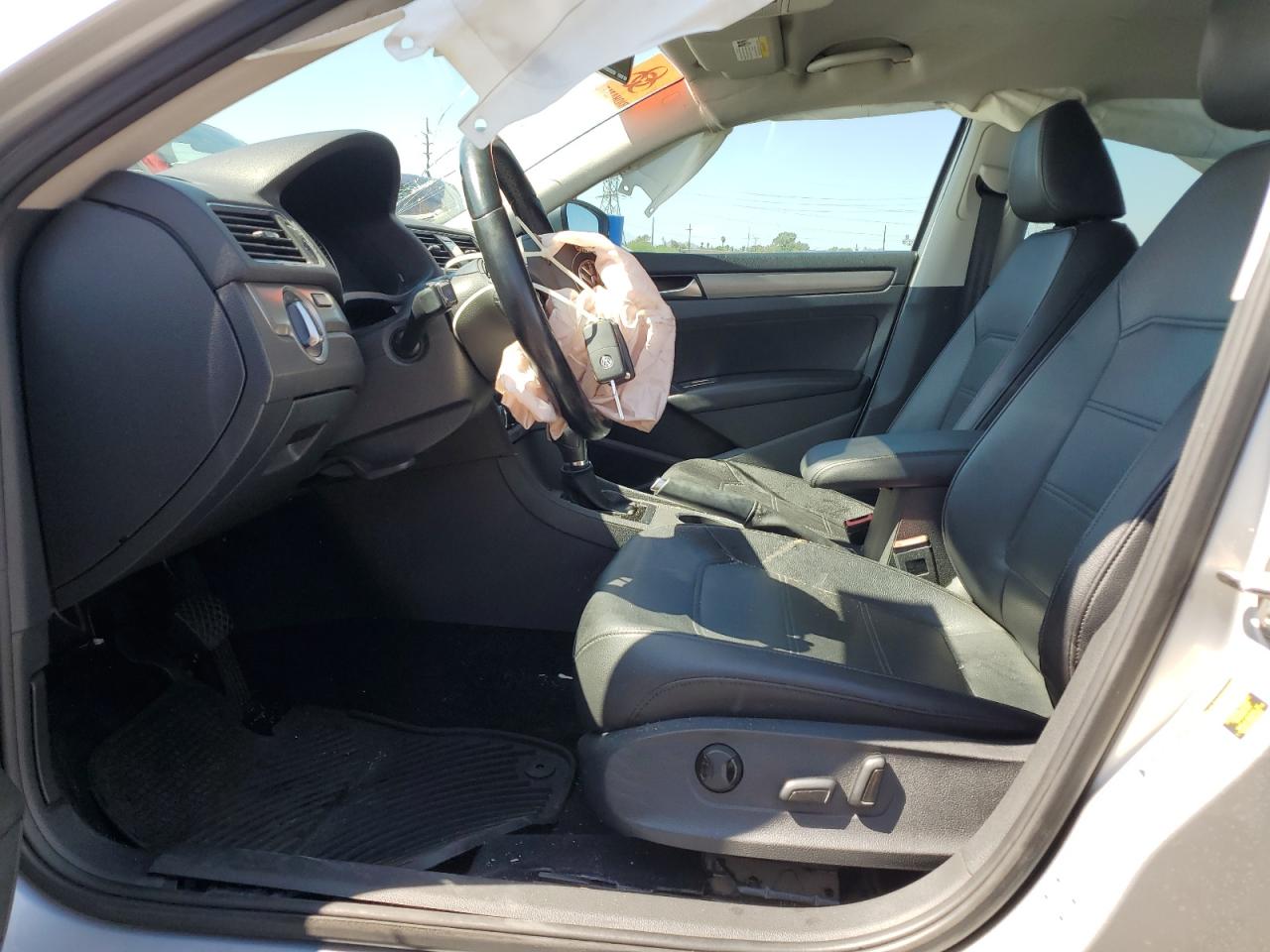 2015 Volkswagen Passat Se VIN: 1VWBT7A33FC026646 Lot: 81764165