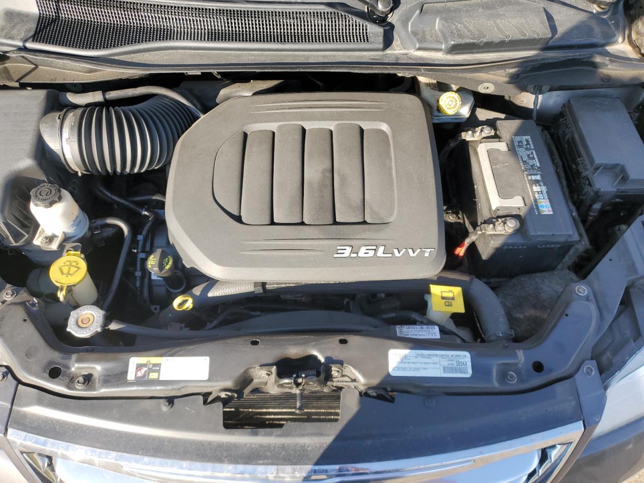 2016 Chrysler Town & Country Touring L VIN: 2C4RC1CGXGR126895 Lot: 71513695