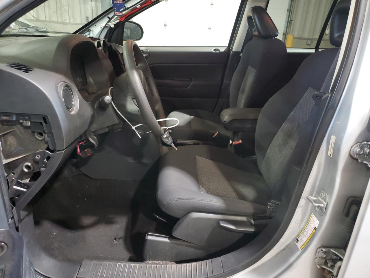 2009 Jeep Compass Sport VIN: 1J4FF47B39D201169 Lot: 80141555