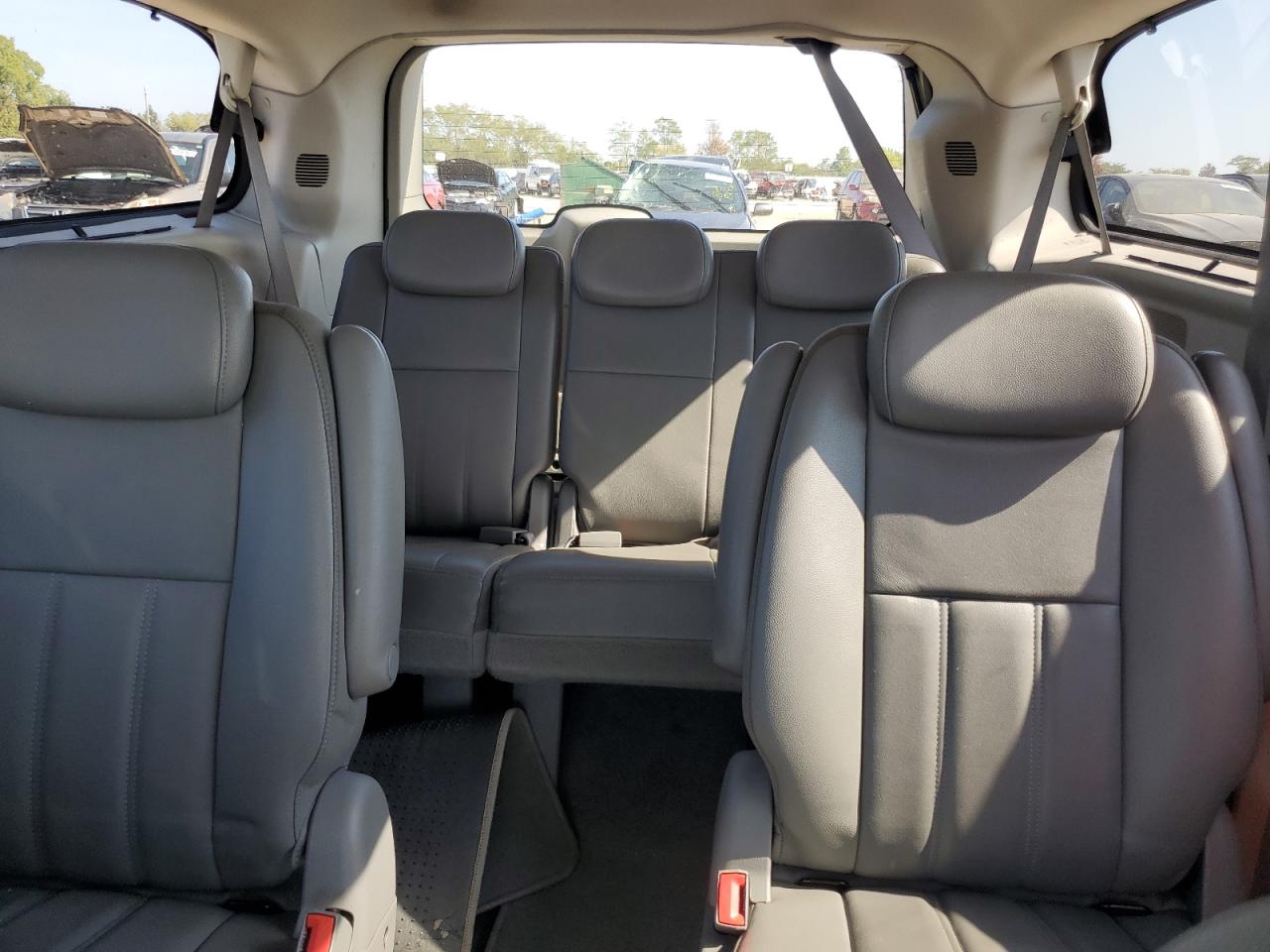 2010 Chrysler Town & Country Touring VIN: 2A4RR5D18AR109935 Lot: 81154385