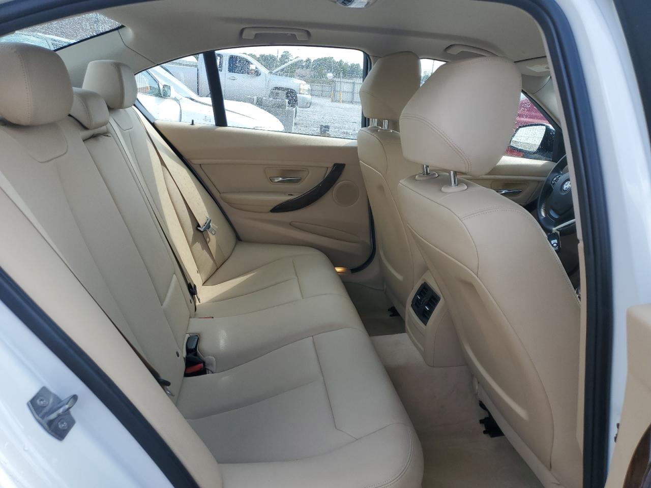 2015 BMW 320 I VIN: WBA3B1C52FP831050 Lot: 81199525