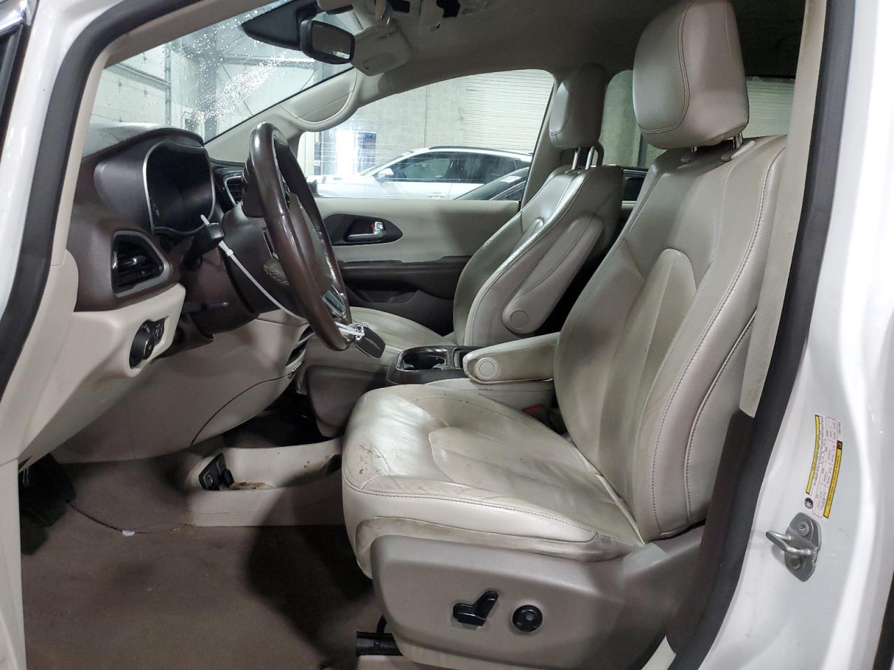 2020 Chrysler Pacifica Touring L VIN: 2C4RC1BG1LR271352 Lot: 72043805