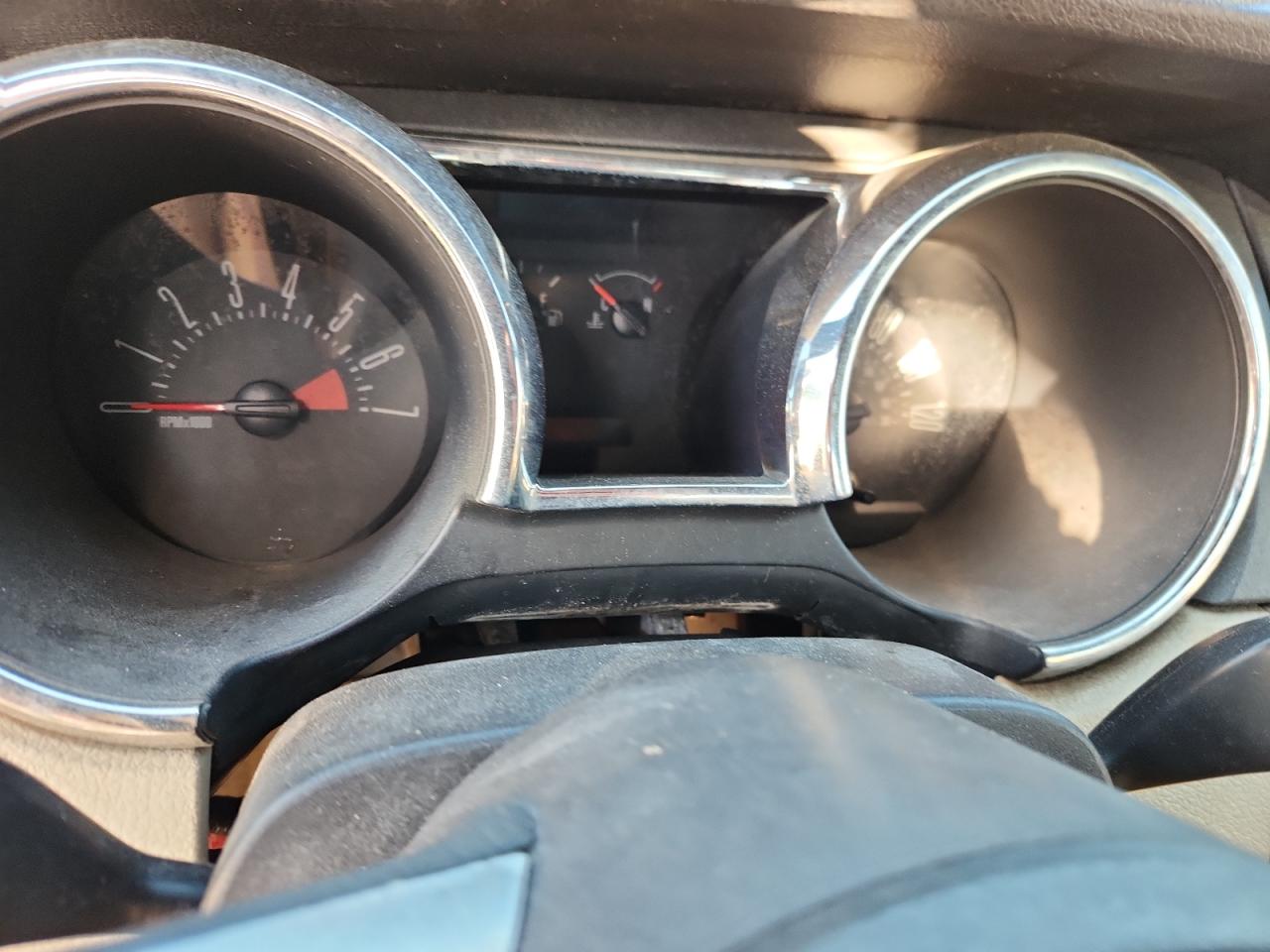 2005 Ford Mustang VIN: 1ZVFT84NX55165695 Lot: 81663855