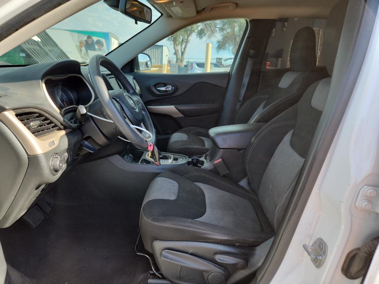 2018 Jeep Cherokee Latitude VIN: 1C4PJLCB6JD615415 Lot: 80912295