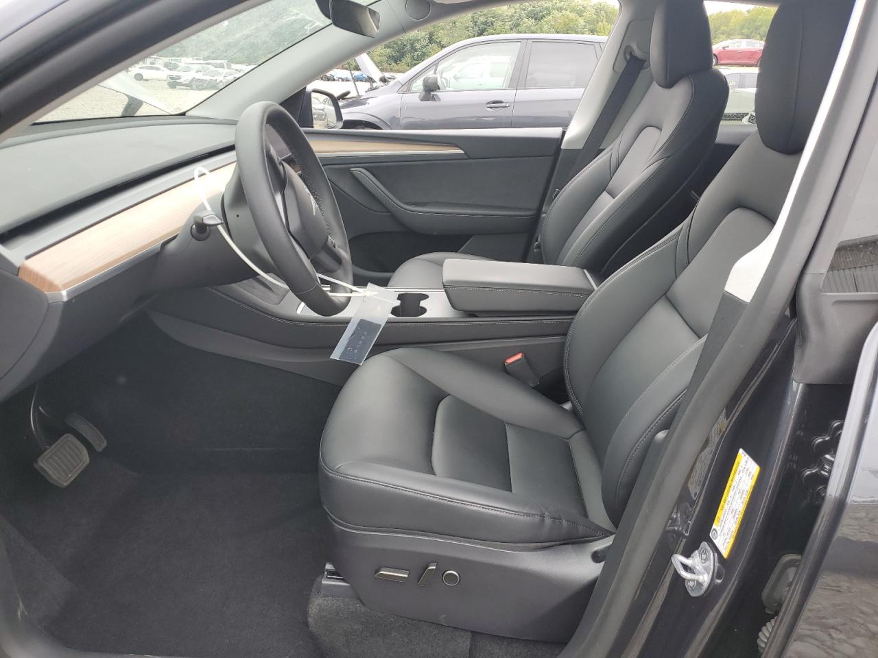 2025 Tesla Model Y VIN: 7SAYGDEE1SA354138 Lot: 72039235