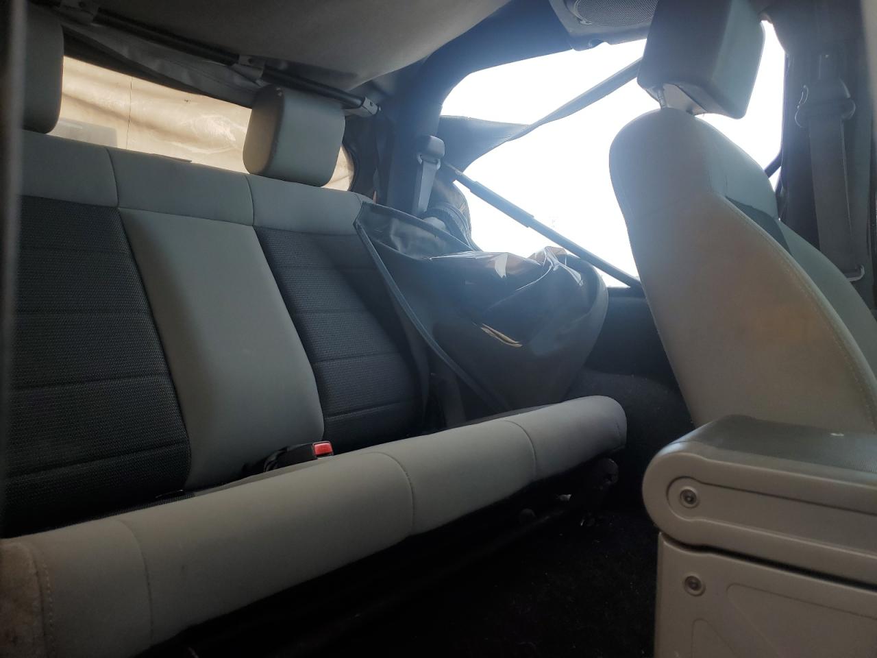 2009 Jeep Wrangler X VIN: 1J4FA24179L742536 Lot: 83971805