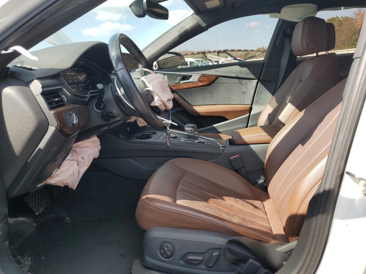 2017 Audi A4 Premium Plus VIN: WAUENAF42HN045895 Lot: 81550185