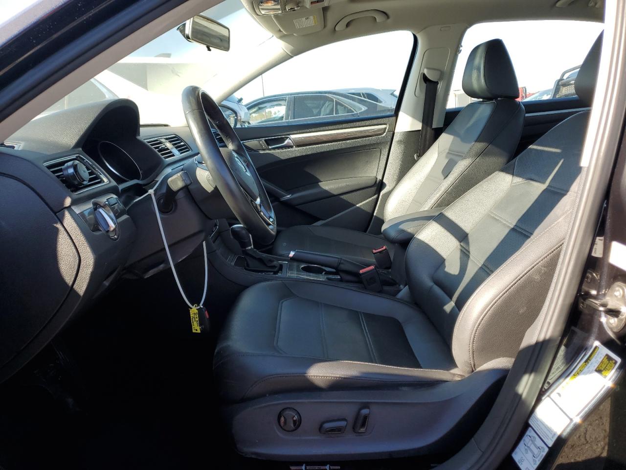 2017 Volkswagen Passat Se VIN: 1VWBT7A37HC050774 Lot: 84171485