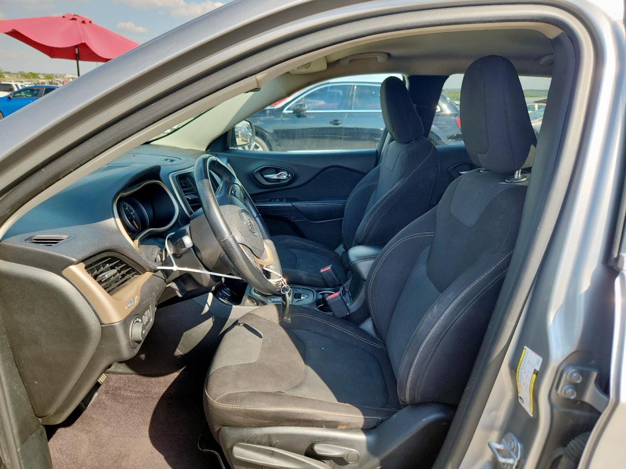 2017 Jeep Cherokee Latitude VIN: 1C4PJLCB2HW534927 Lot: 80458675