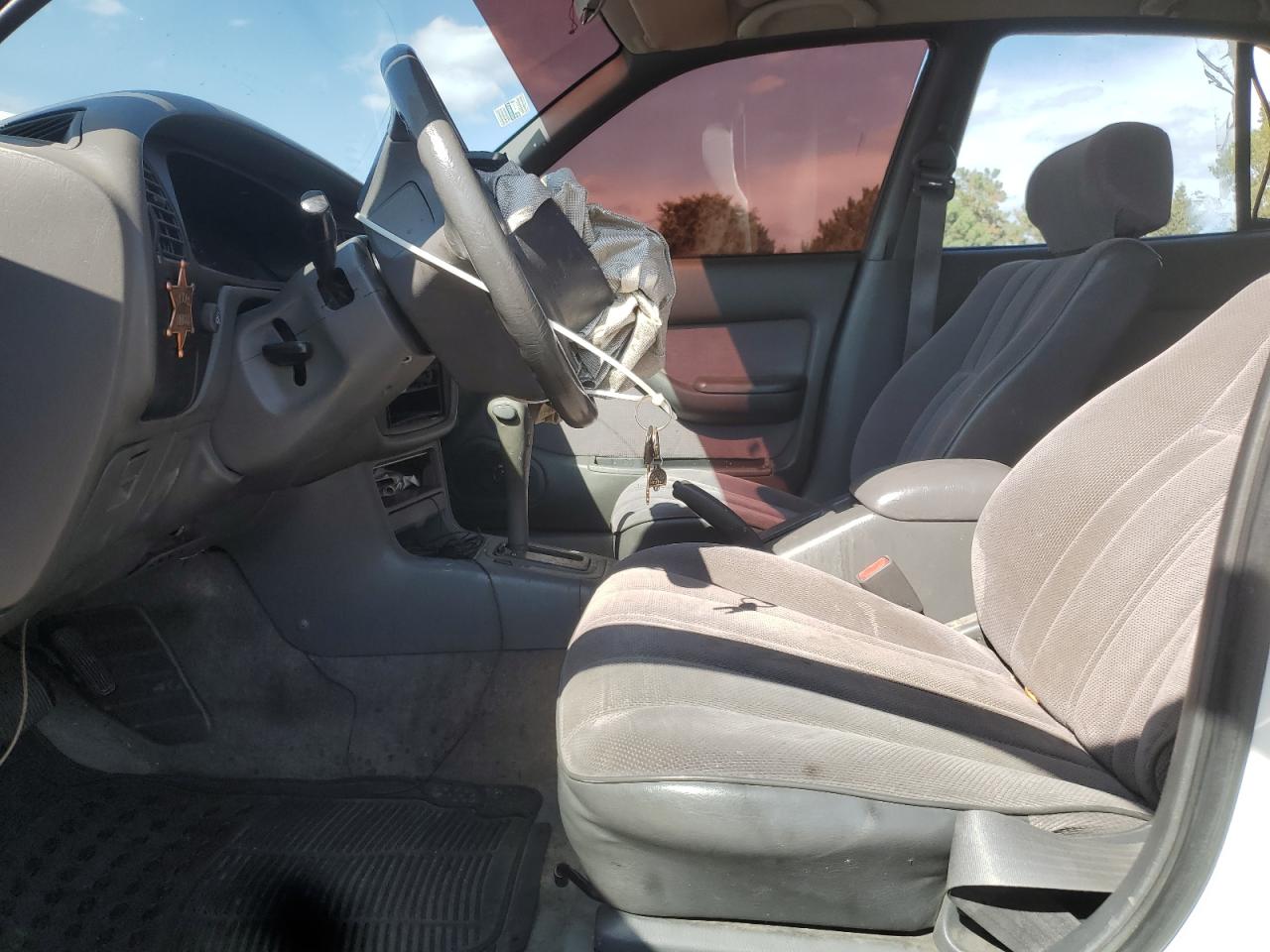 1992 Toyota Camry Dlx VIN: 4T1SK11E1NU047794 Lot: 71488335