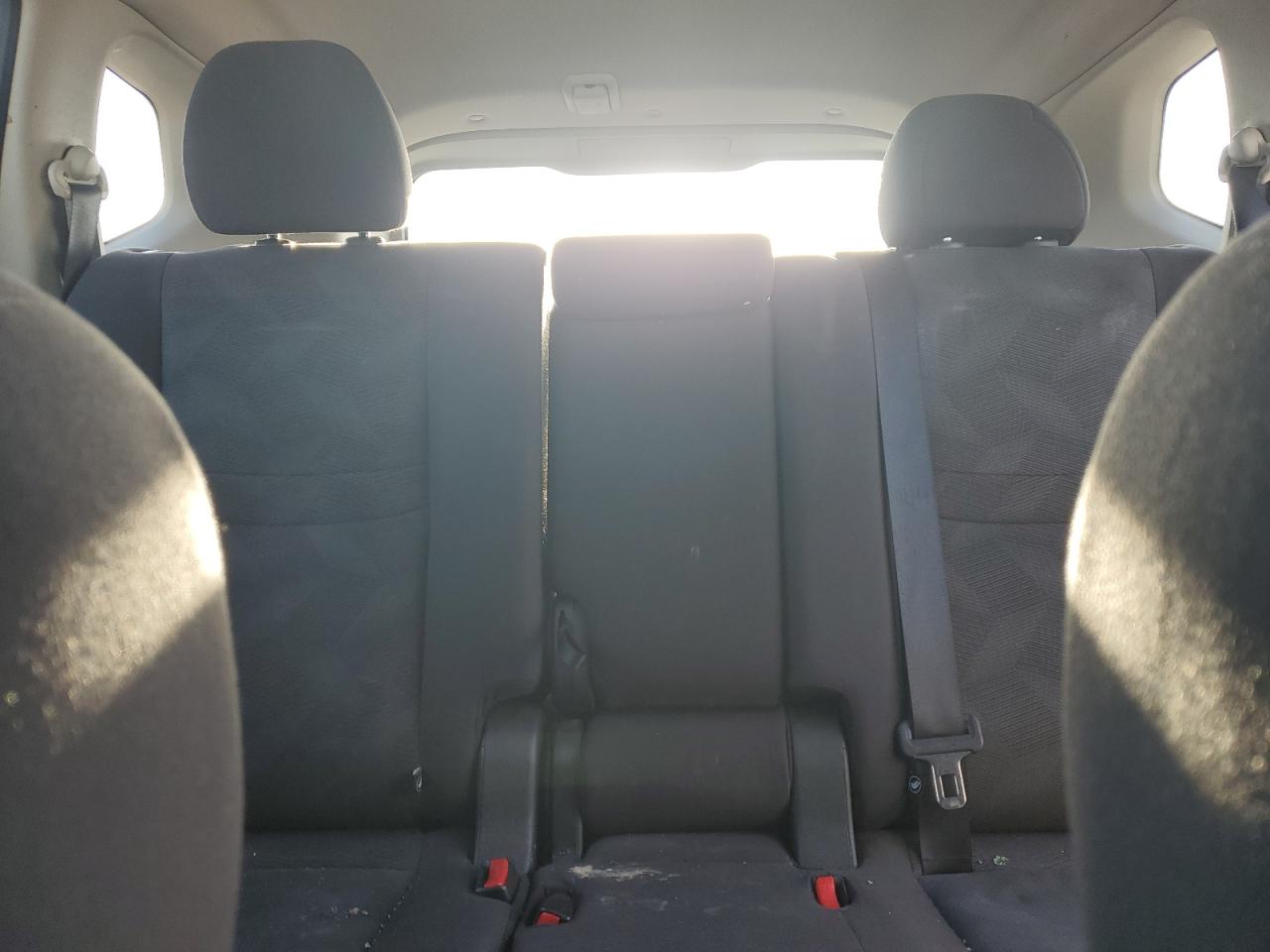 2016 Nissan Rogue S VIN: KNMAT2MV3GP692267 Lot: 80460415