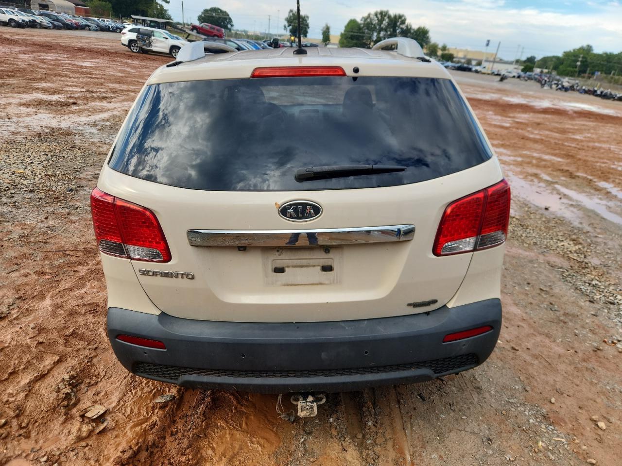 2011 Kia Sorento Base VIN: 5XYKT3A16BG090454 Lot: 82173145