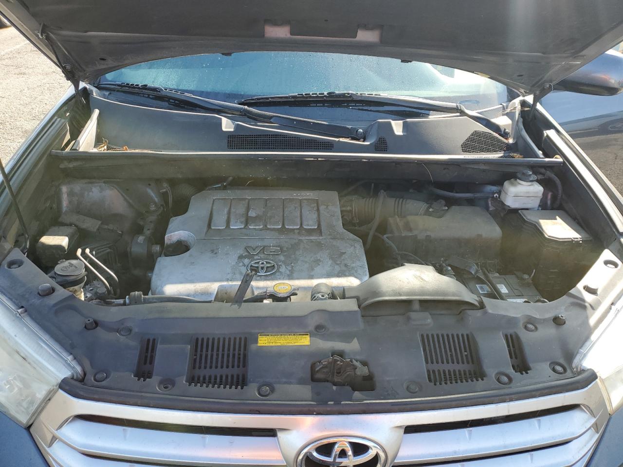 2011 Toyota Highlander Base VIN: 5TDZK3EHXBS038188 Lot: 71928245