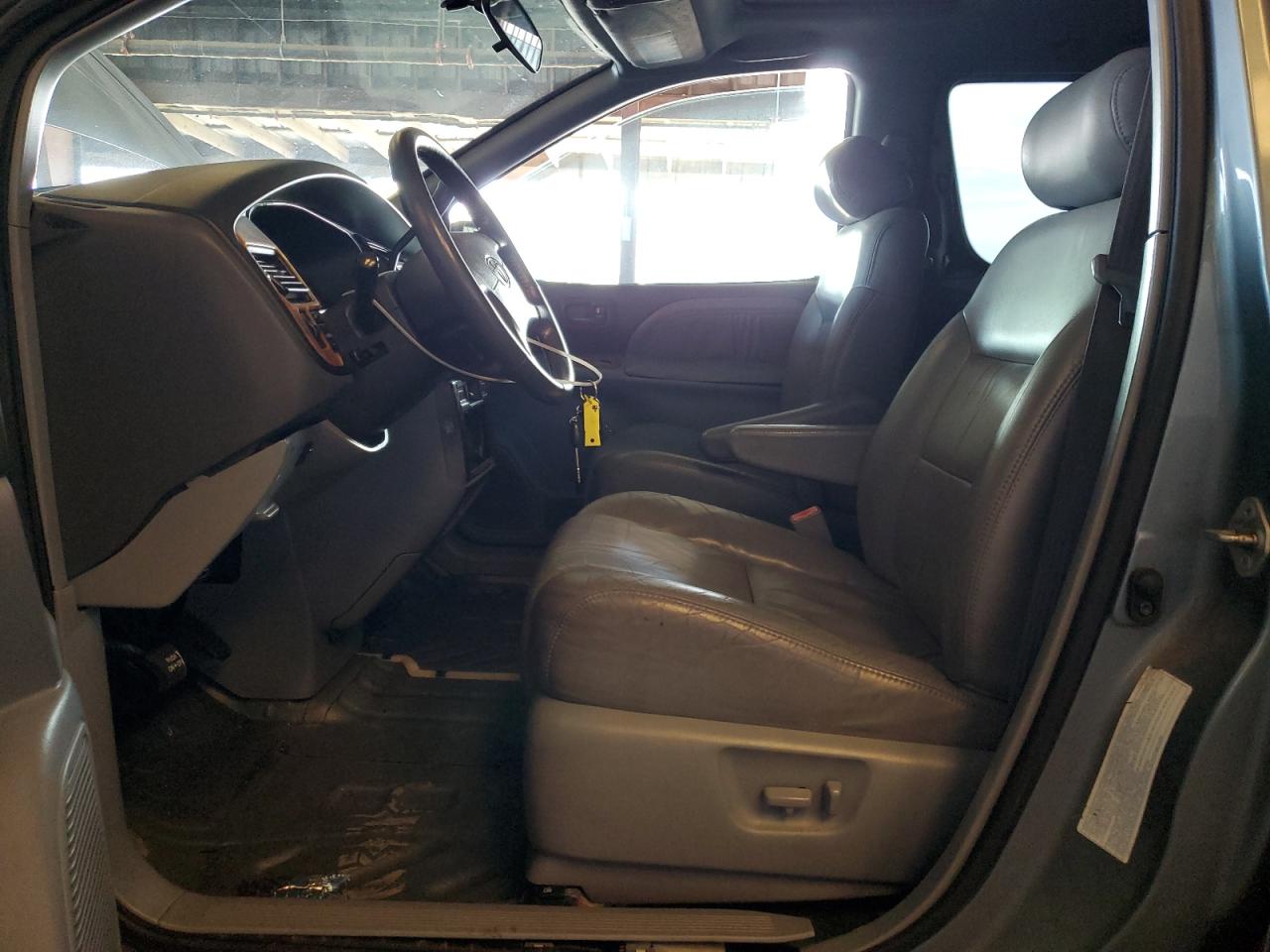 1999 Toyota Sienna Le VIN: 4T3ZF13C4XU168151 Lot: 72102045