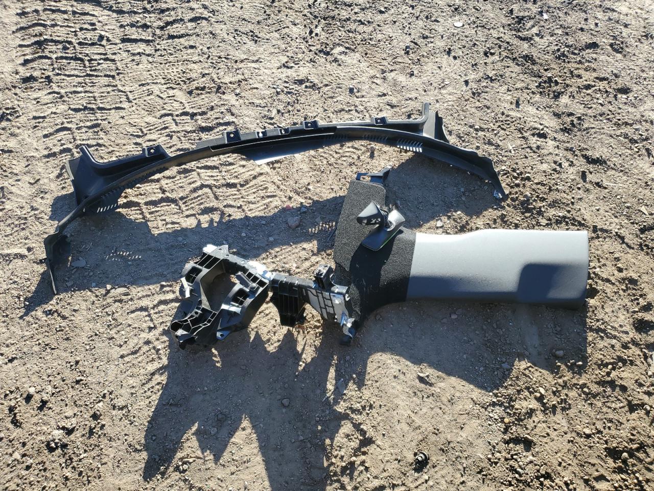 2026 Tesla Model Y VIN: 7SAYGDEE9TF336121 Lot: 81856365