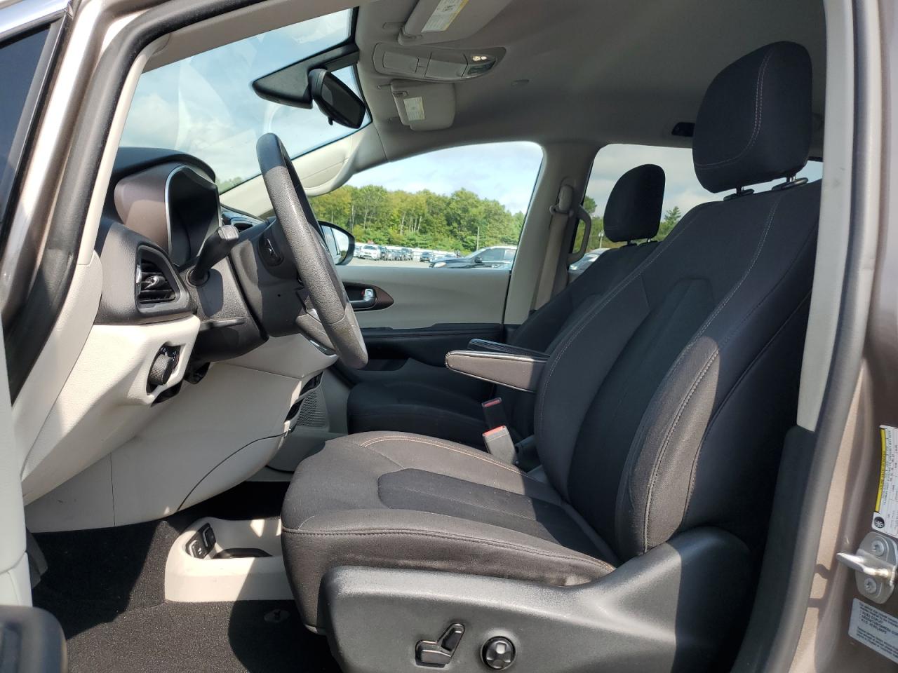 2017 Chrysler Pacifica Touring VIN: 2C4RC1DG7HR550728 Lot: 80297595