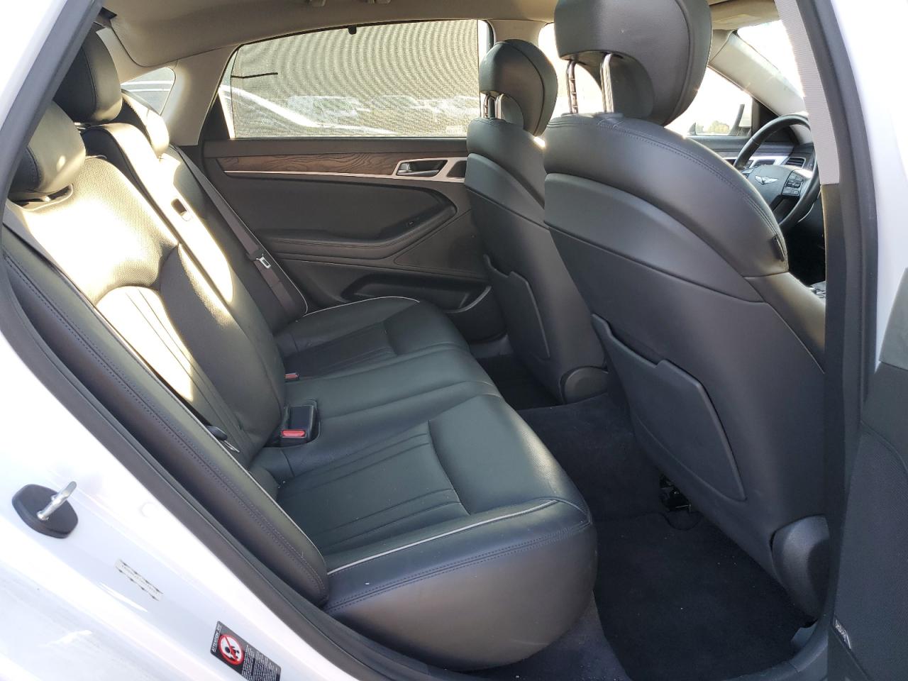 2017 Genesis G80 Base VIN: KMHGN4JE1HU176105 Lot: 84295015