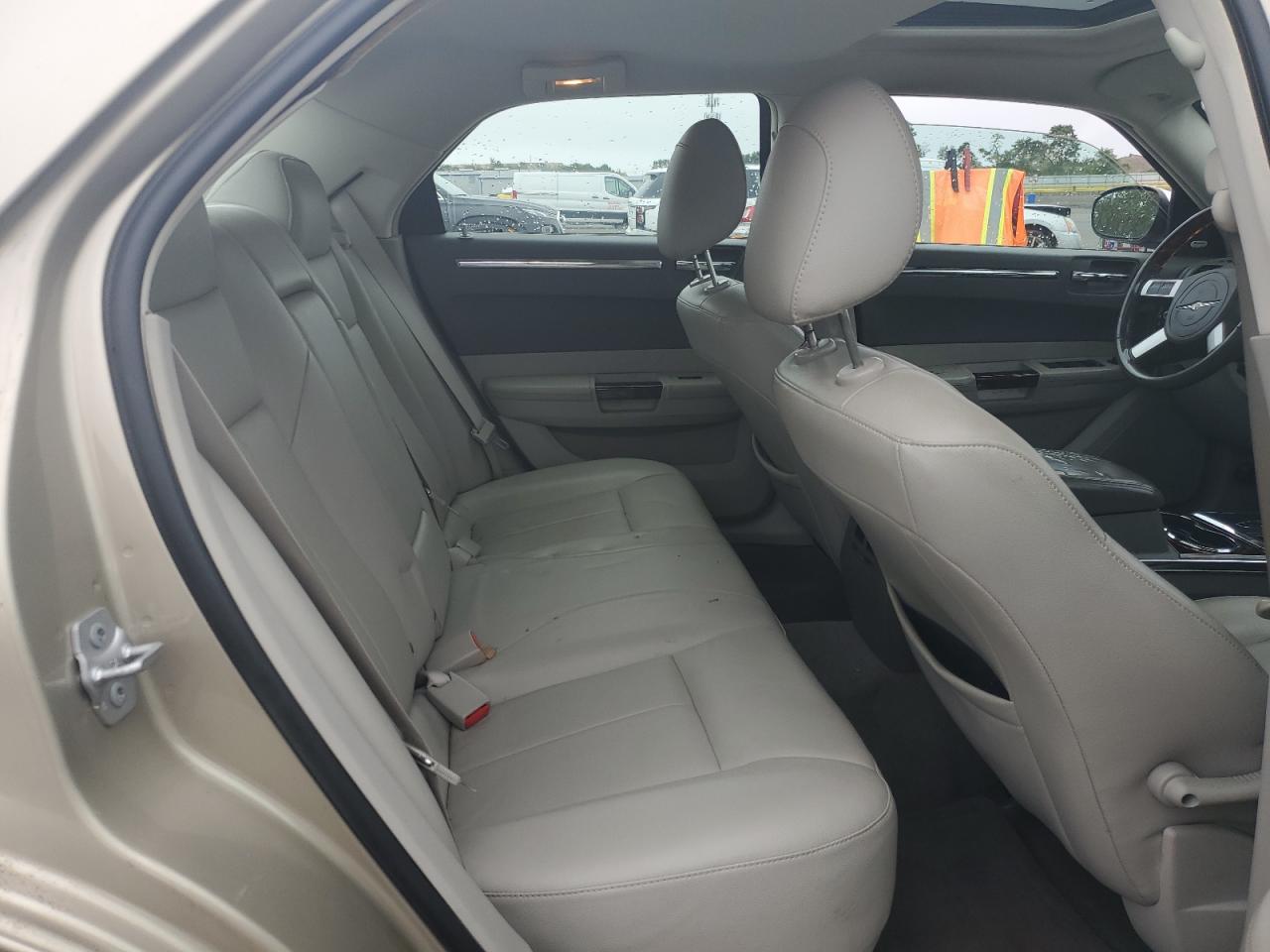 2009 Chrysler 300 Limited VIN: 2C3KA33V39H617906 Lot: 83836125