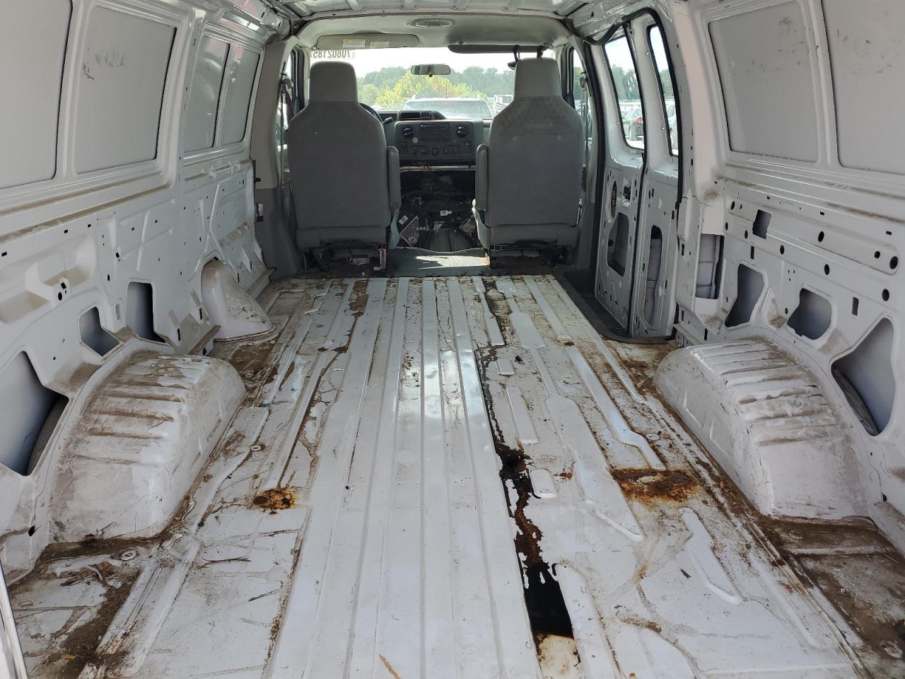 2013 Ford Econoline E150 Van VIN: 1FTNE1EW4DDB25415 Lot: 70802185