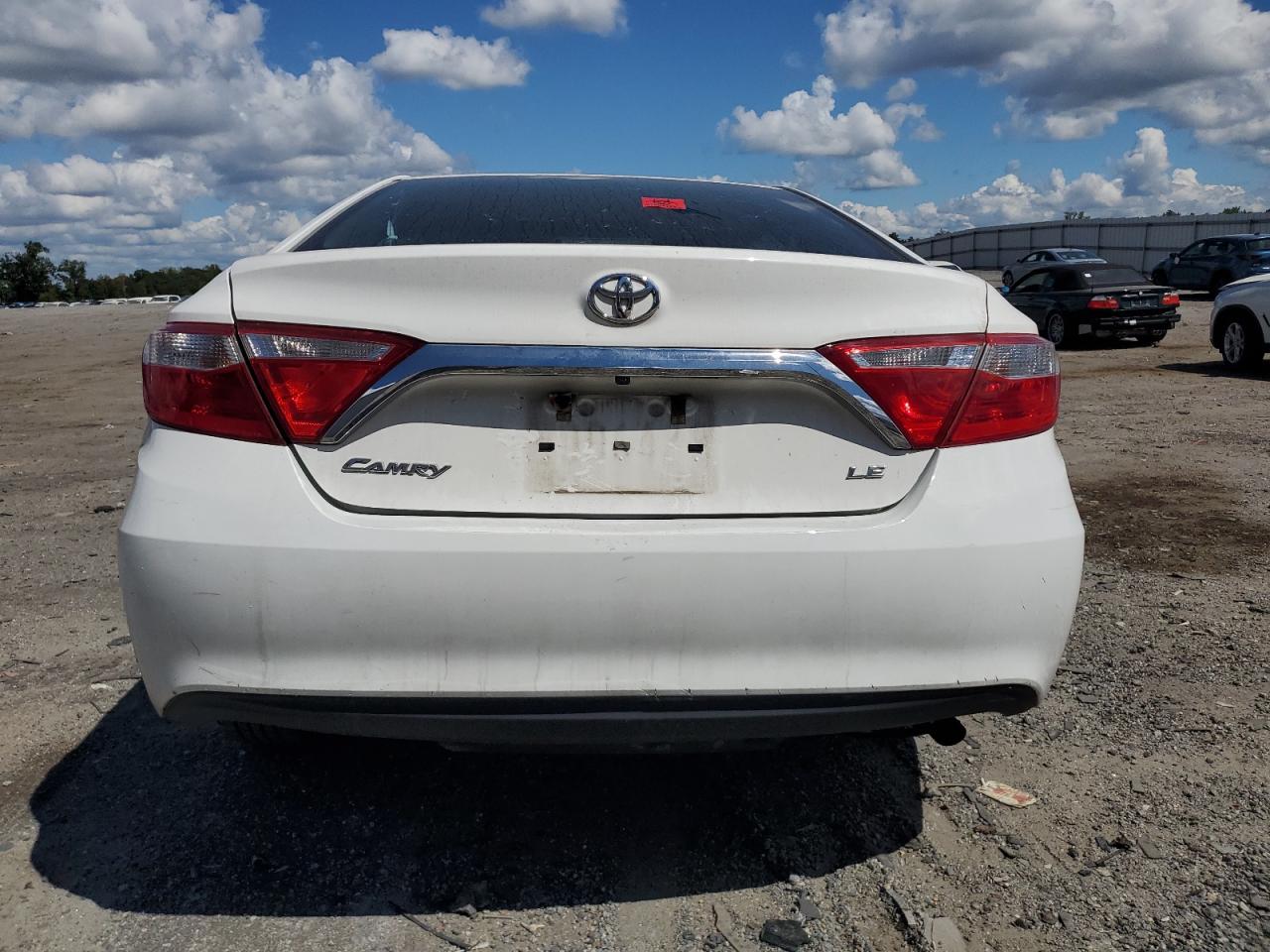 2017 Toyota Camry Le VIN: 4T1BF1FK2HU800398 Lot: 71108875