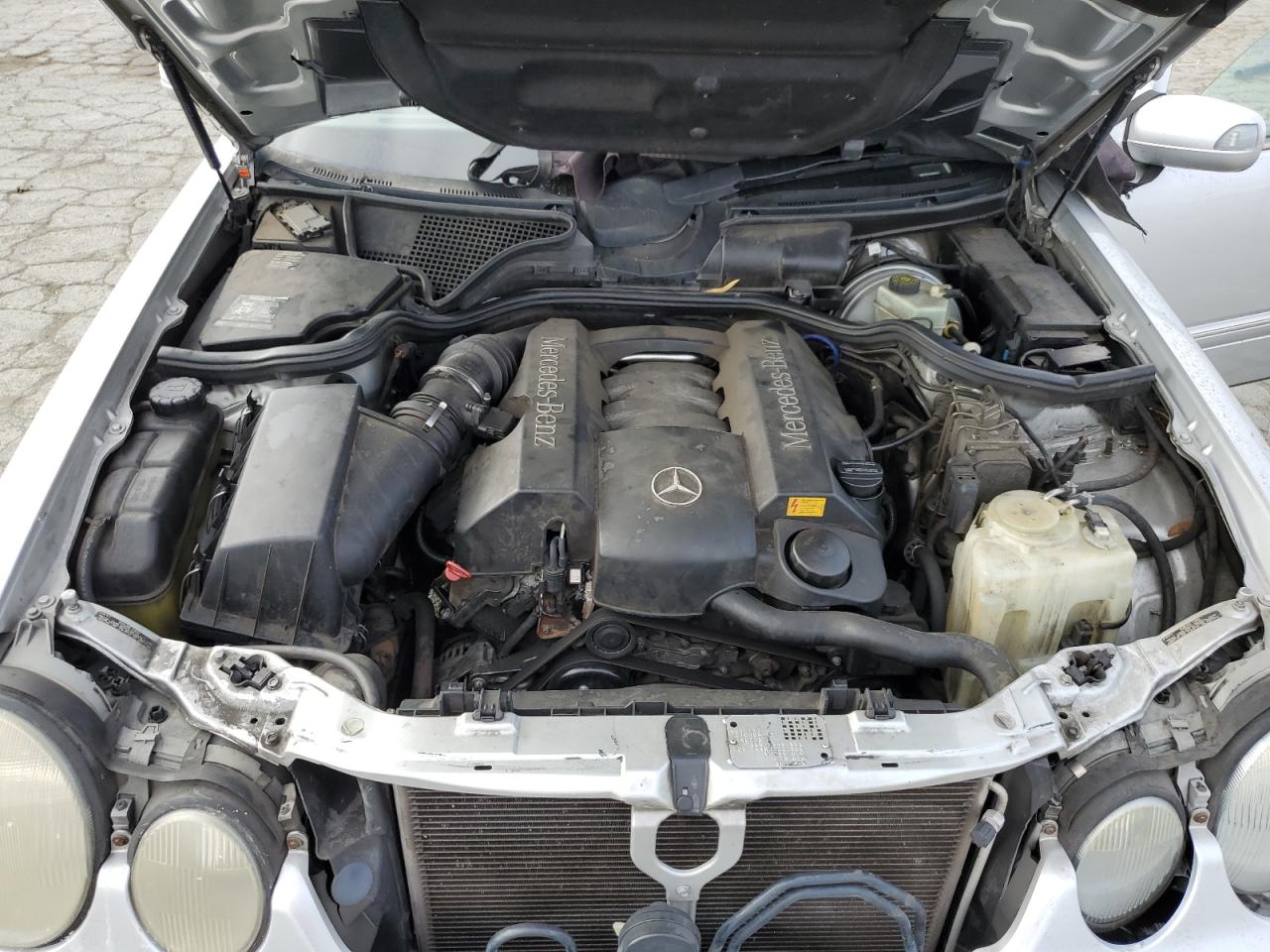 2000 Mercedes-Benz E 320 VIN: WDBJF65J6YB098733 Lot: 80508845