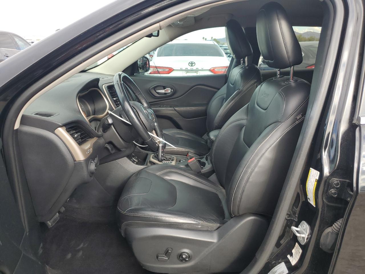 2017 Jeep Cherokee Limited VIN: 1C4PJLDB0HW522841 Lot: 81611455