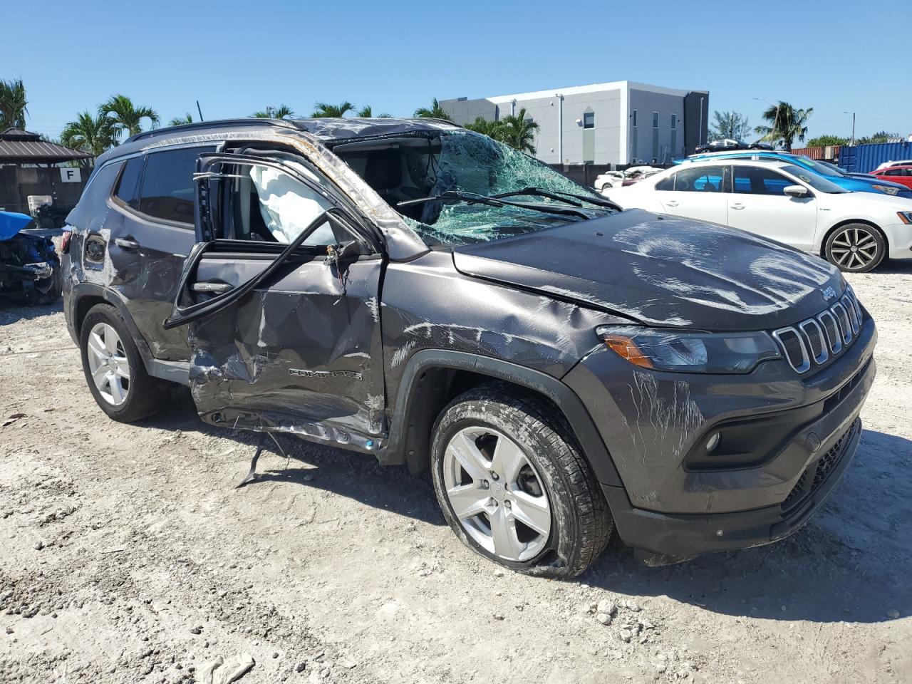 2022 Jeep Compass Latitude VIN: 3C4NJCBB0NT139798 Lot: 83815965