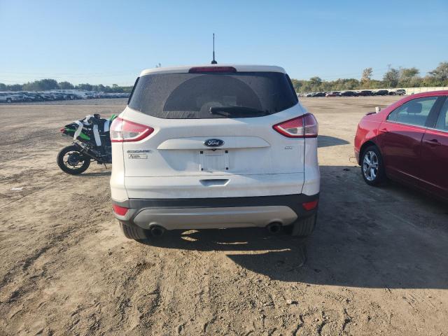  FORD ESCAPE 2016 Белы