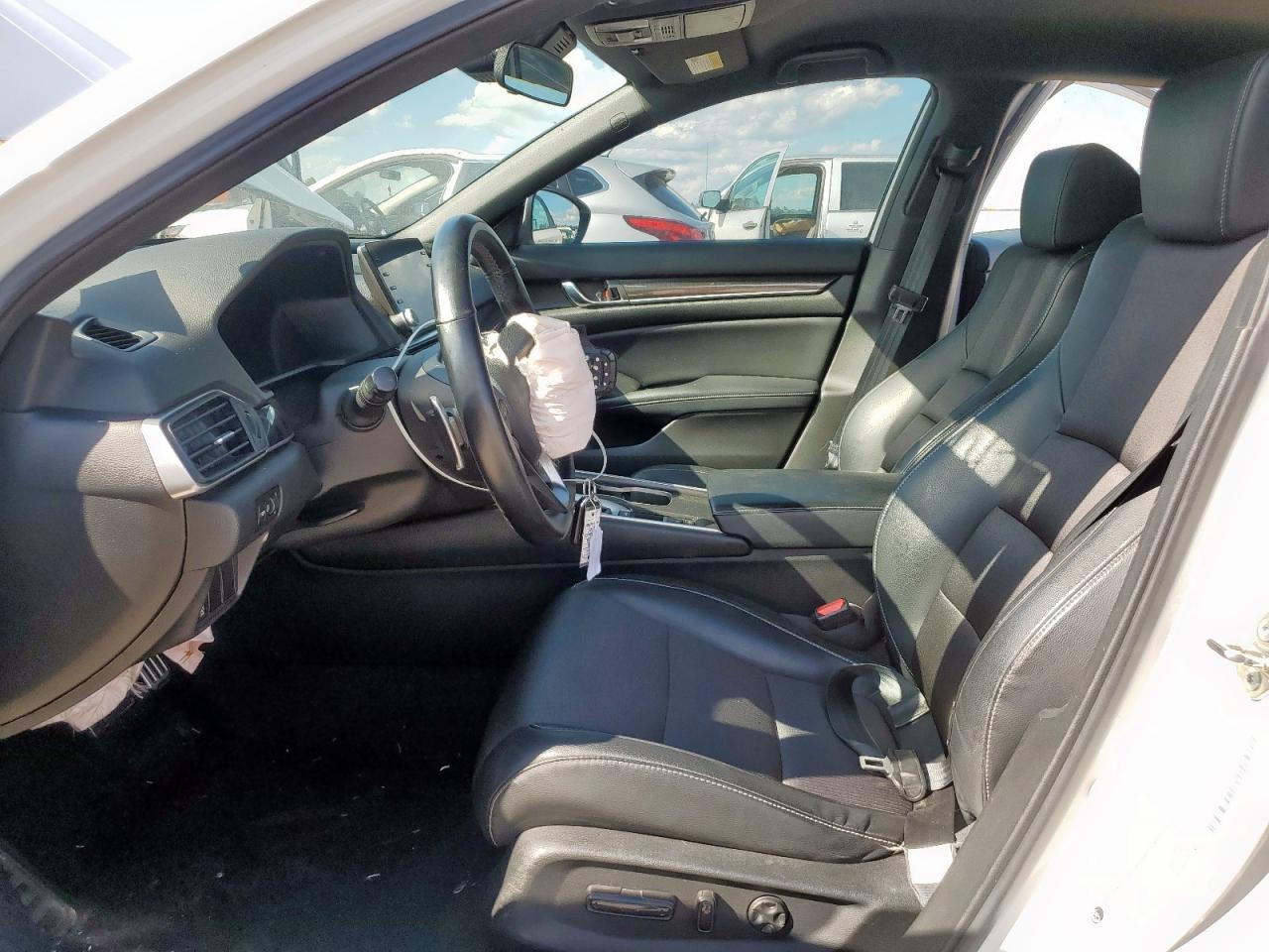 2018 Honda Accord Sport VIN: 1HGCV1F32JA092568 Lot: 84208195