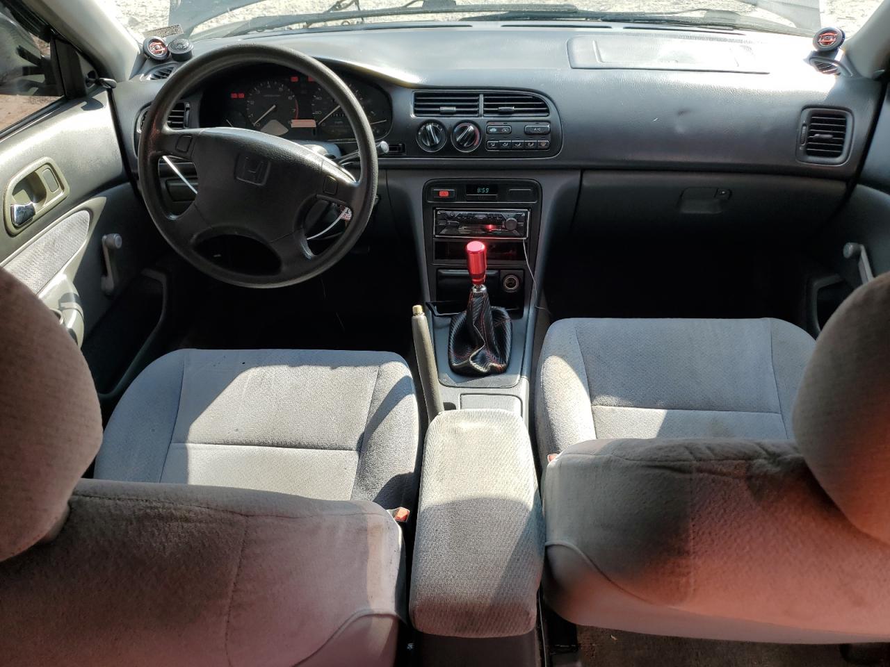1996 Honda Accord Dx VIN: 1HGCD5528TA063193 Lot: 81504785