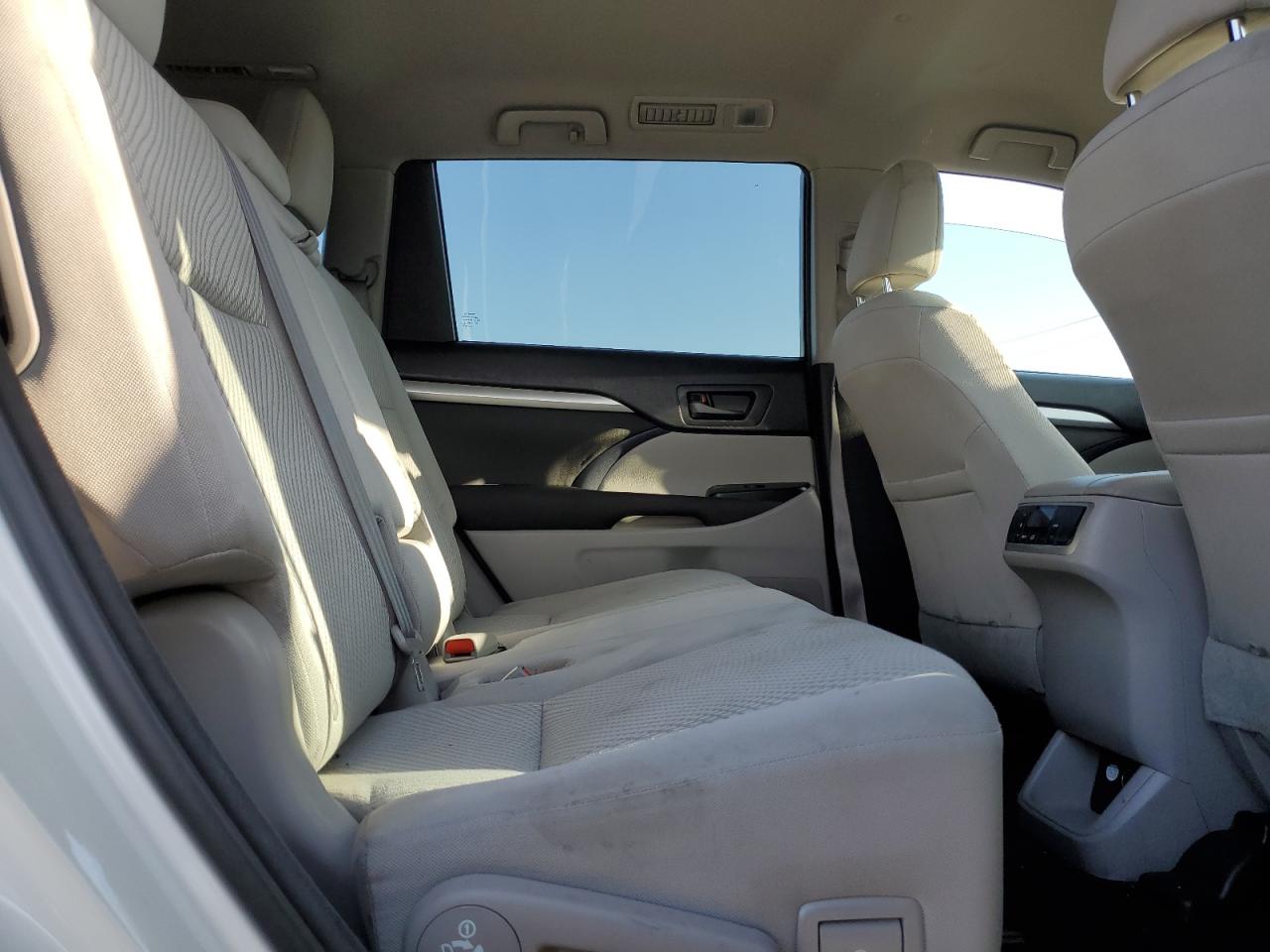 2015 Toyota Highlander Le VIN: 5TDZARFH7FS016529 Lot: 81340865