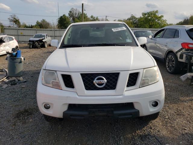 Pickups NISSAN FRONTIER 2012 Biały