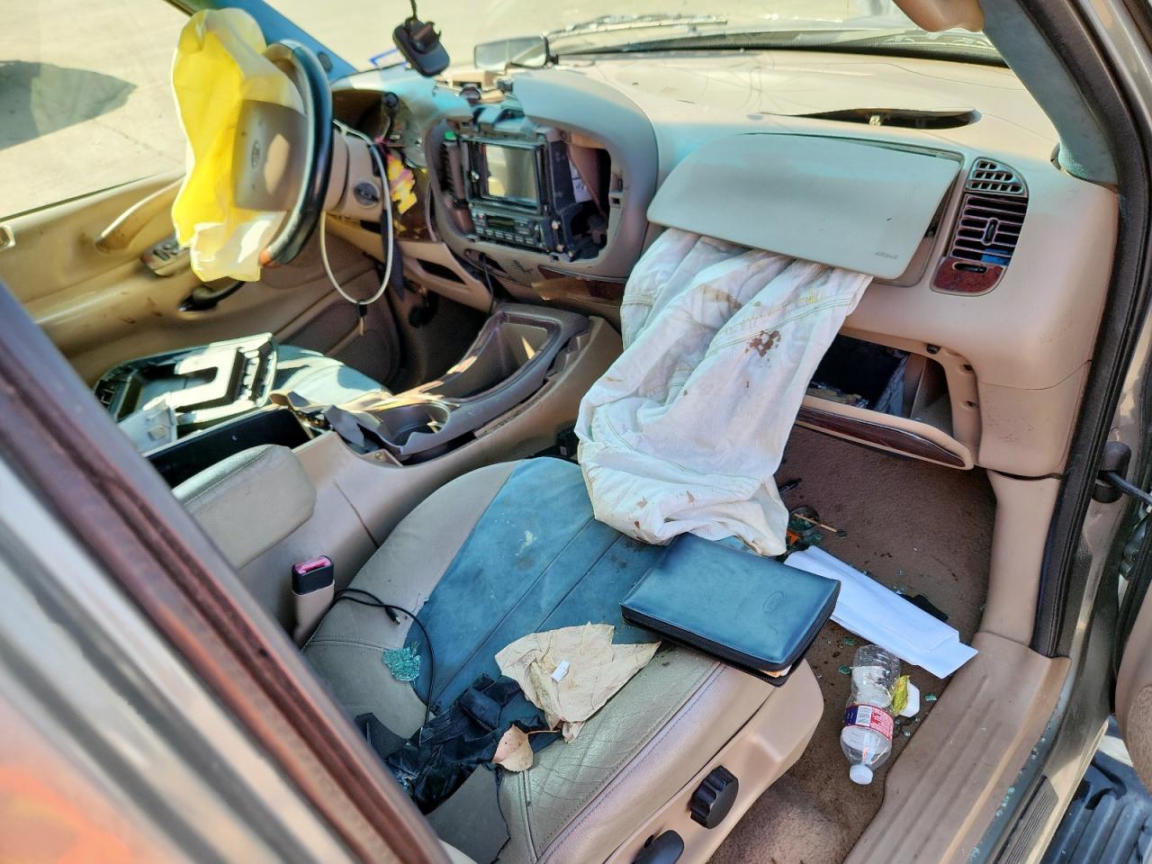 1999 Ford Expedition VIN: 1FMRU17L9XLC40640 Lot: 71897495
