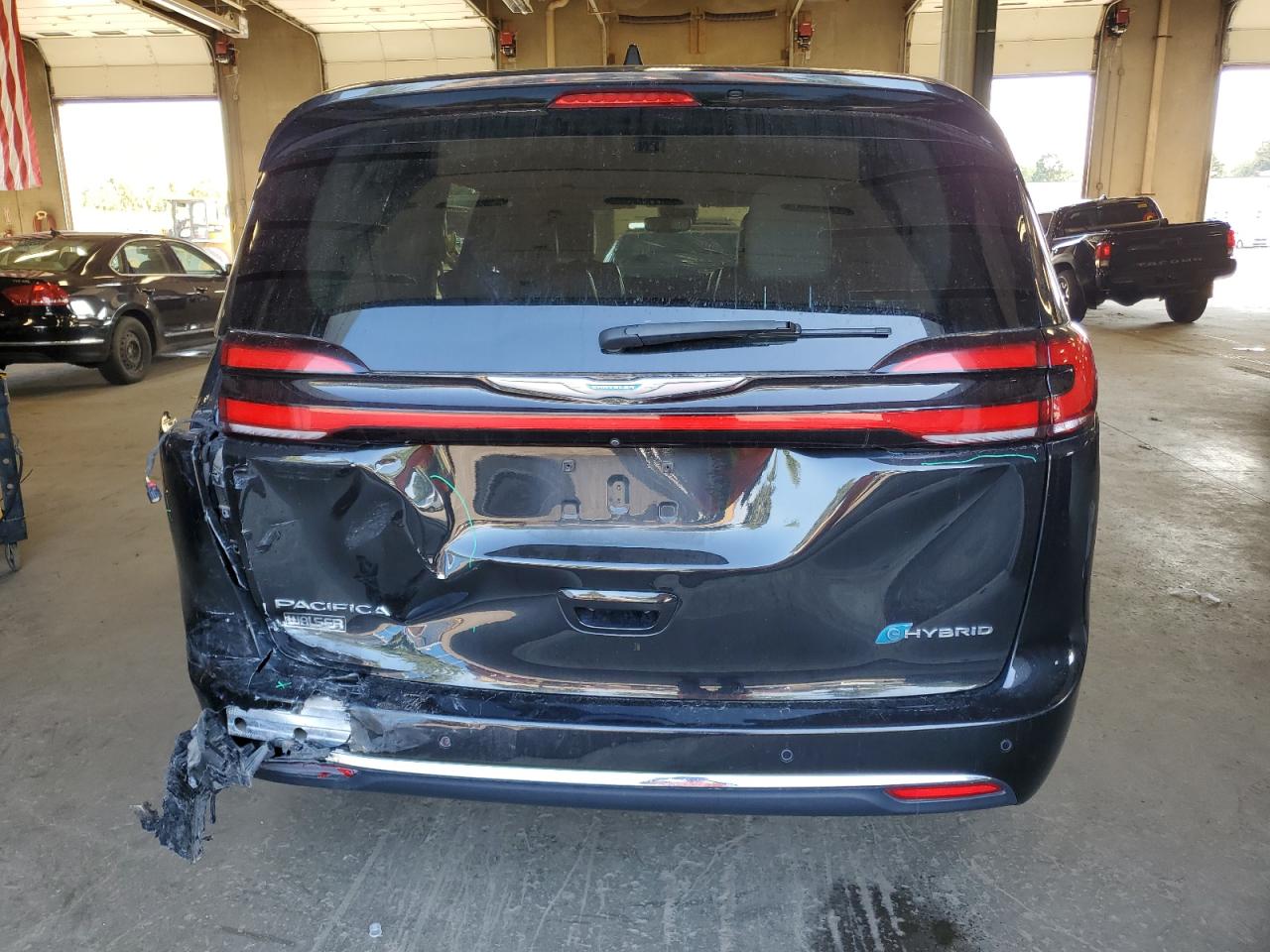 2021 Chrysler Pacifica Hybrid Touring L VIN: 2C4RC1L76MR605696 Lot: 71123825