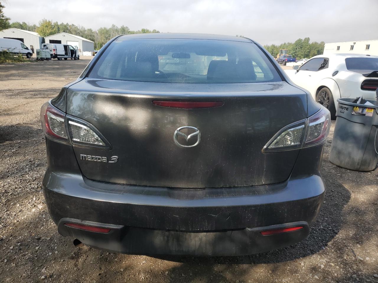 2011 Mazda 3 I VIN: JM1BL1UF0B1442018 Lot: 80505735