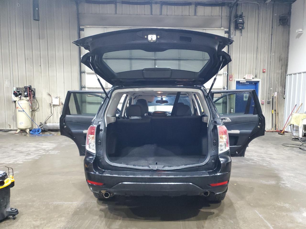 2010 Subaru Forester 2.5X Limited VIN: JF2SH6DC2AH733034 Lot: 81082045