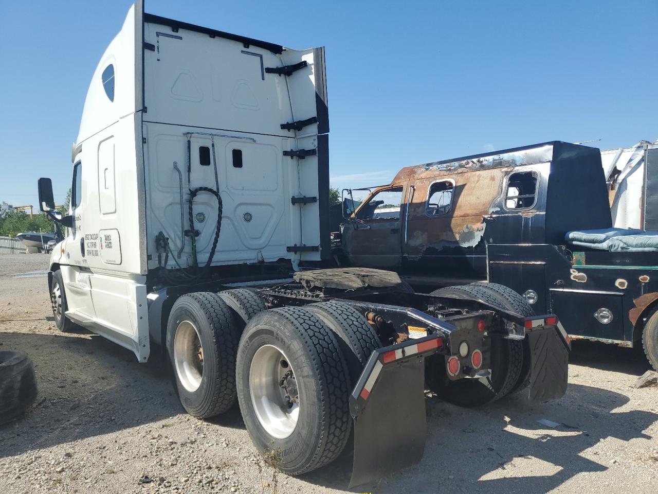 2015 Freightliner Cascadia 125 Semi Truck 3AKJGLD56FSGT2855 photo #4