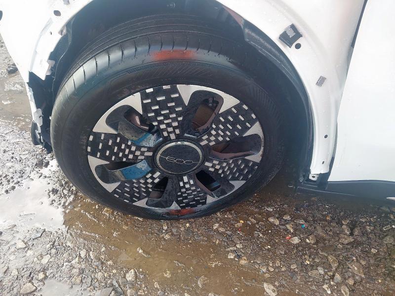2025 FIAT 600 LA PRIMA MHEV AUTO 1.2 HYBRID 48V 136 LA PRIMA 5DR E