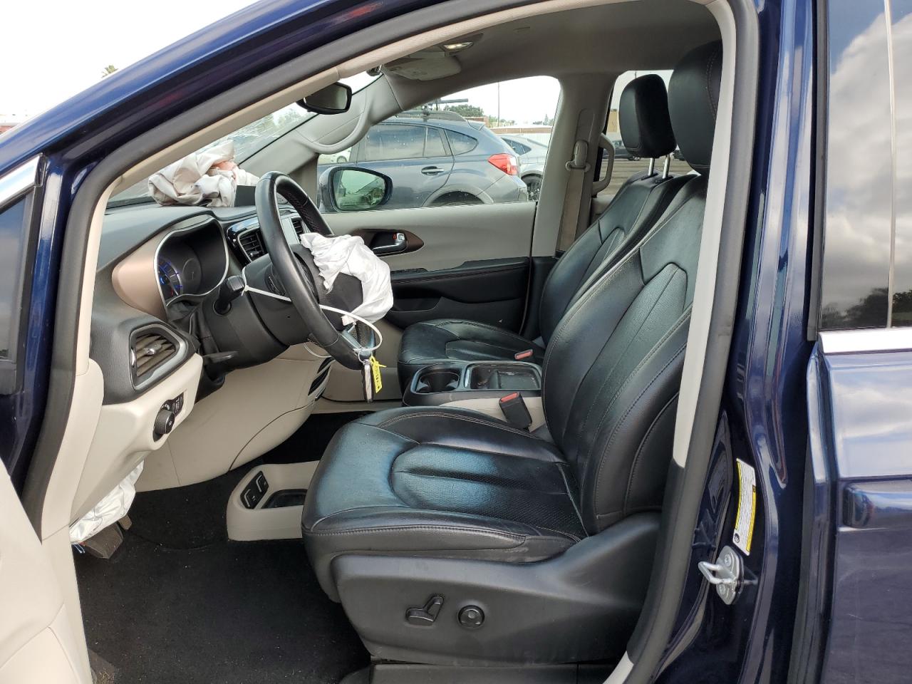 2018 Chrysler Pacifica Hybrid Touring L VIN: 2C4RC1L75JR248216 Lot: 80653765