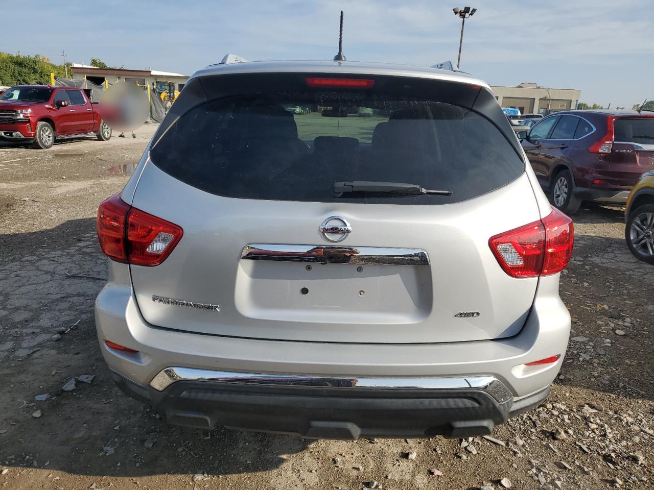 2018 Nissan Pathfinder S VIN: 5N1DR2MM6JC675847 Lot: 71136895