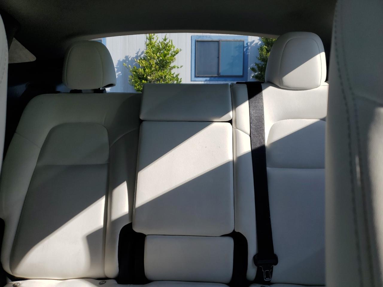 2020 Tesla Model Y VIN: 5YJYGDEF5LF001847 Lot: 81020565