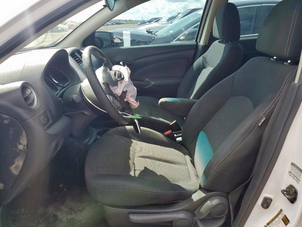 2015 Nissan Versa S VIN: 3N1CN7AP7FL932228 Lot: 81229865