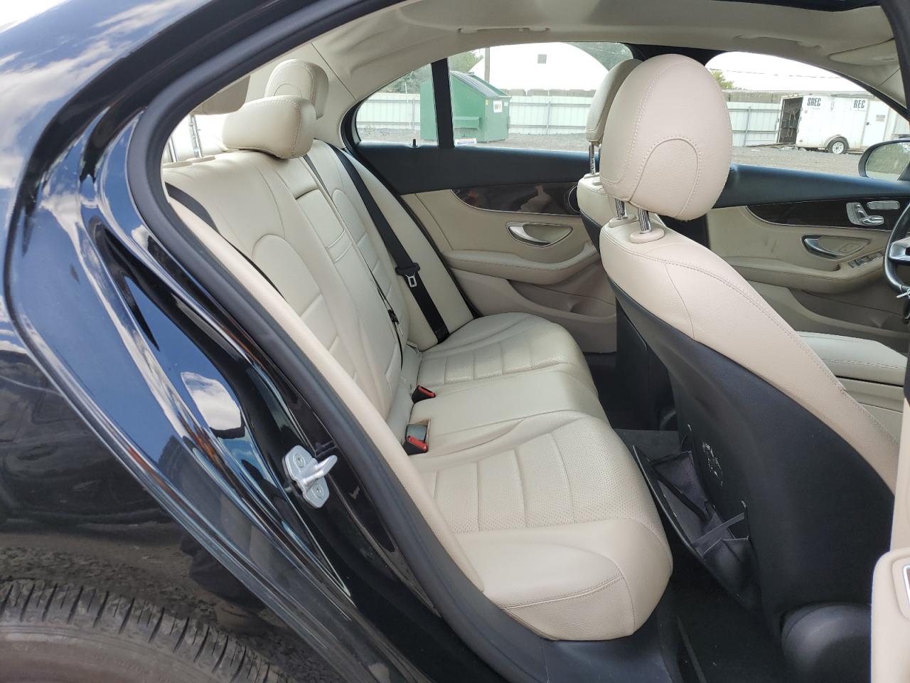 2015 Mercedes-Benz C 300 4Matic VIN: 55SWF4KB3FU032142 Lot: 71426305