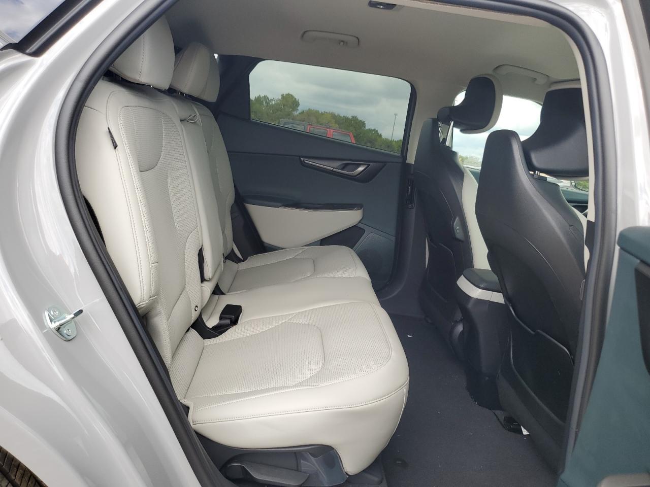 2025 Kia Ev6 Light VIN: 5XYC34JA0SG002010 Lot: 82043285