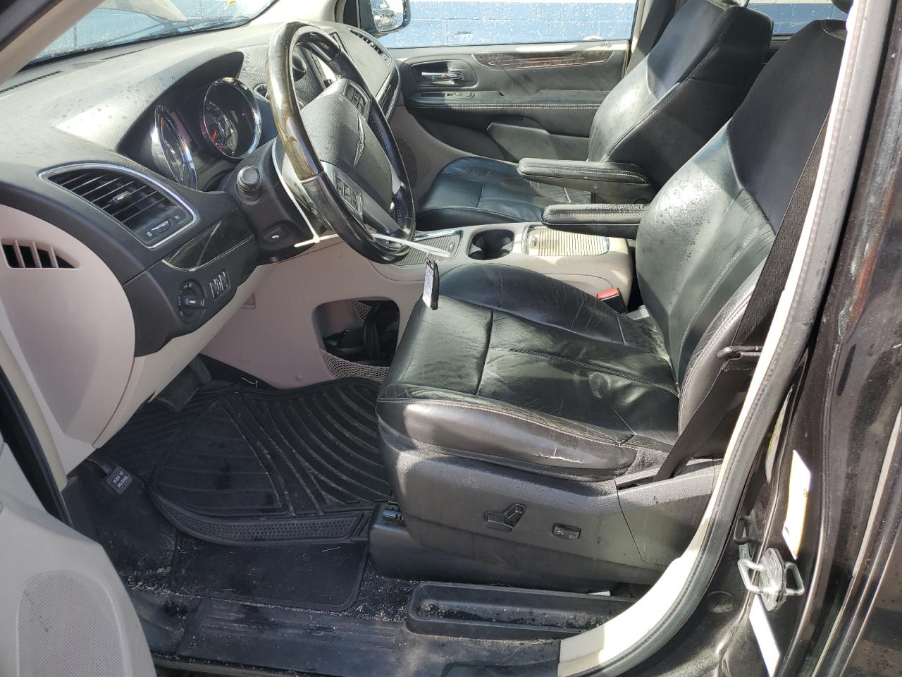 2013 Chrysler Town & Country Limited VIN: 2C4RC1GG6DR630947 Lot: 81722195