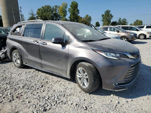  TOYOTA SIENNA 2022 Серый