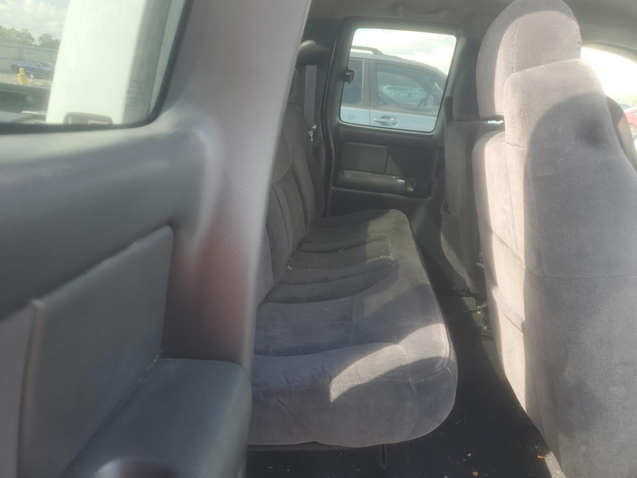 2001 Chevrolet Silverado C1500 VIN: 2GCEC19V711148590 Lot: 84185575