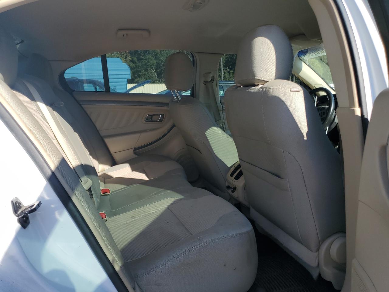 2015 Ford Taurus Sel VIN: 1FAHP2H82FG205944 Lot: 83820795