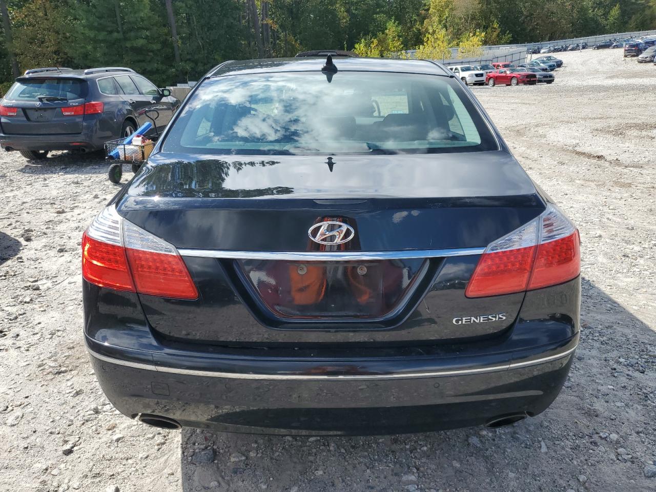 2011 Hyundai Genesis 3.8L VIN: KMHGC4DE4BU122225 Lot: 83927995